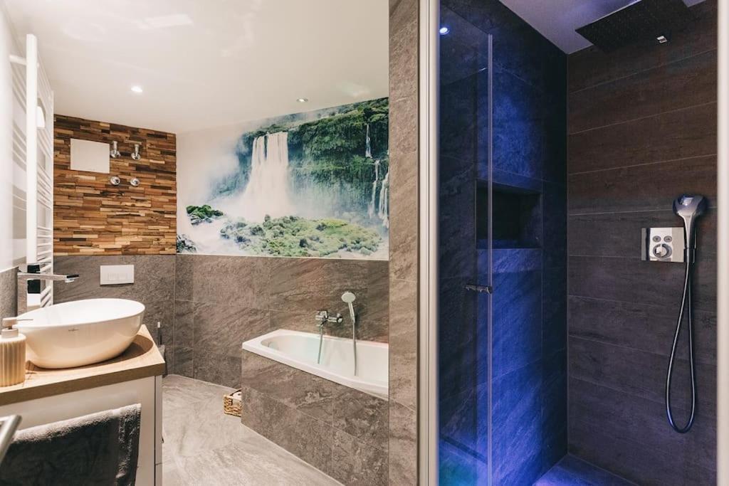 Tip! Toplage In Dresden! Moderne 100 Qm Ferienwohnung Fuer Familien Und Kleine Gruppen Bagian luar foto