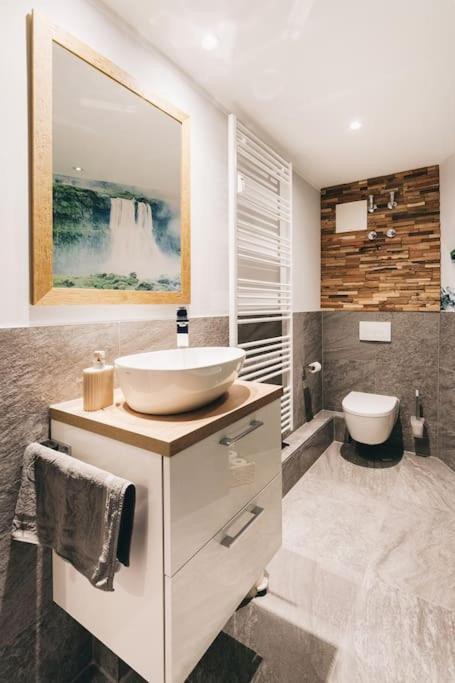 Tip! Toplage In Dresden! Moderne 100 Qm Ferienwohnung Fuer Familien Und Kleine Gruppen Bagian luar foto